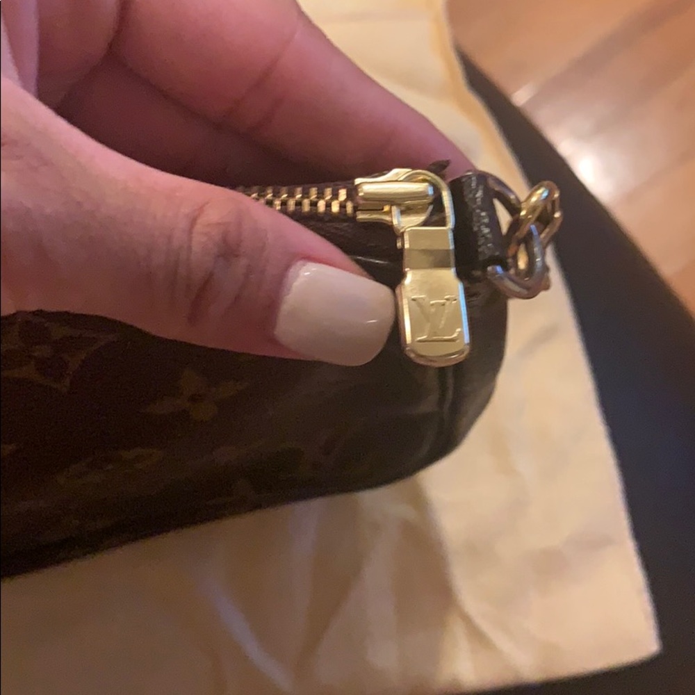 louis vuitton monogram pochette - Picture 6 of 10